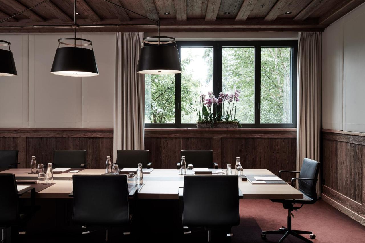 The Alpina Gstaad Hotel Bagian luar foto