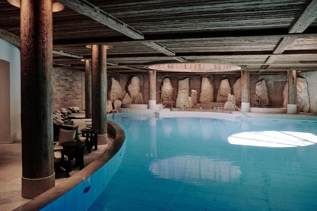 The Alpina Gstaad Hotel Bagian luar foto