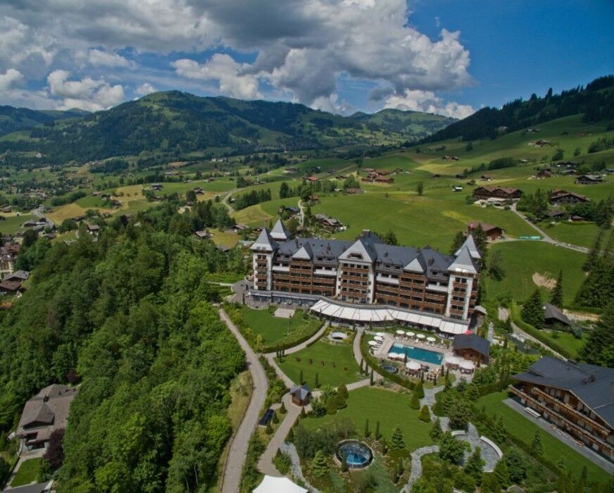 The Alpina Gstaad Hotel Bagian luar foto